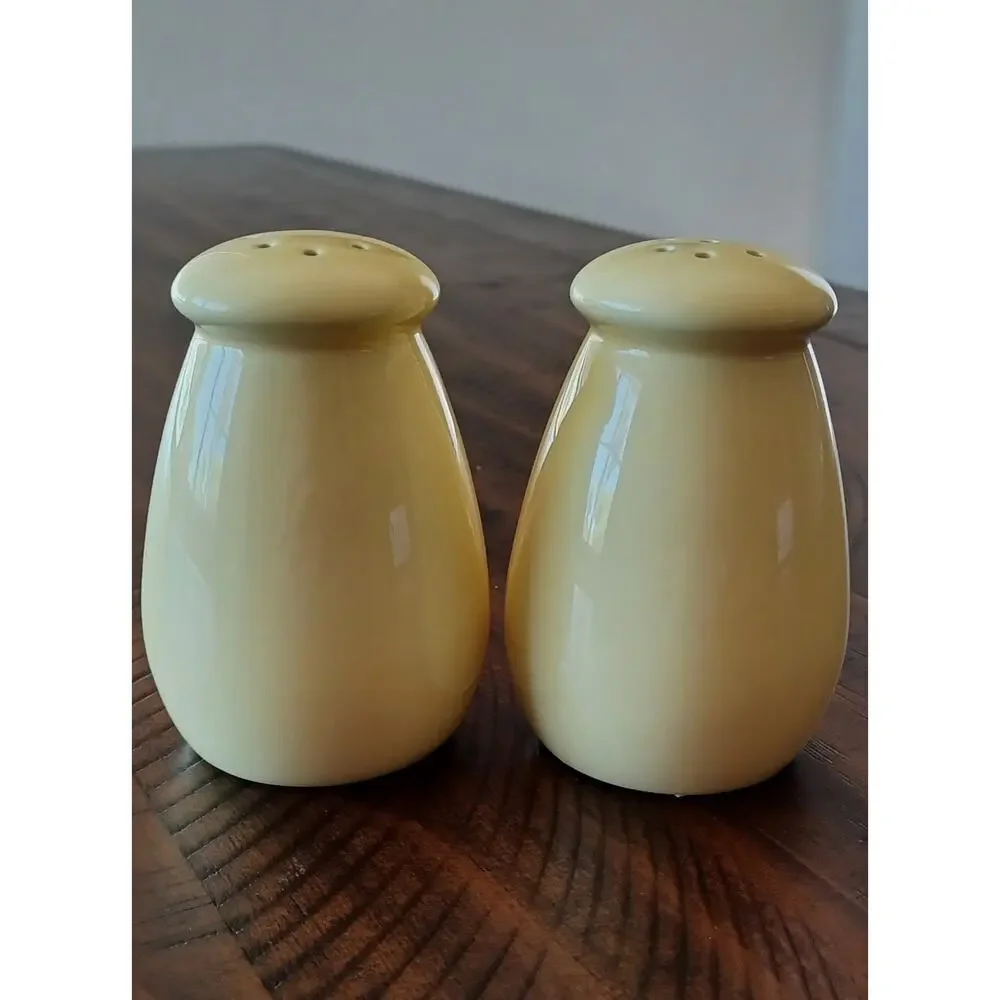 Disney Mickey Mouse Ceramic Salt and Pepper Shakers Set Brand New Pastel Yellow - Picture 4 of 6